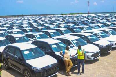 Luxuskarossen auf der Flucht: Irankrieg lässt tausende Porsches in Kenia stranden