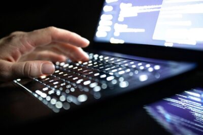 Hacker-Schock: Gigantische Botnetze “Aisuru” und “Kimwolf” zerschlagen – Bahn war Ziel