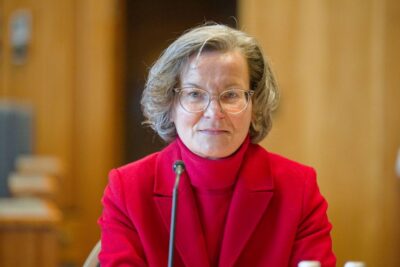 Machtmissbrauchsvorwürfe: Scharrenbach bietet Mitarbeitern nach Vorwürfen Gespräche an