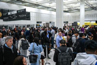 Haushaltsstreit: Trump kündigt Einsatz von ICE-Mitarbeitern an Flughäfen an